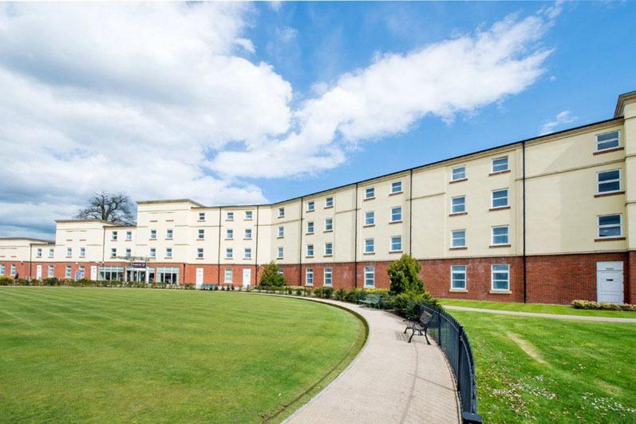 Premier Inn Stoke - Trentham Gardens Exterior photo