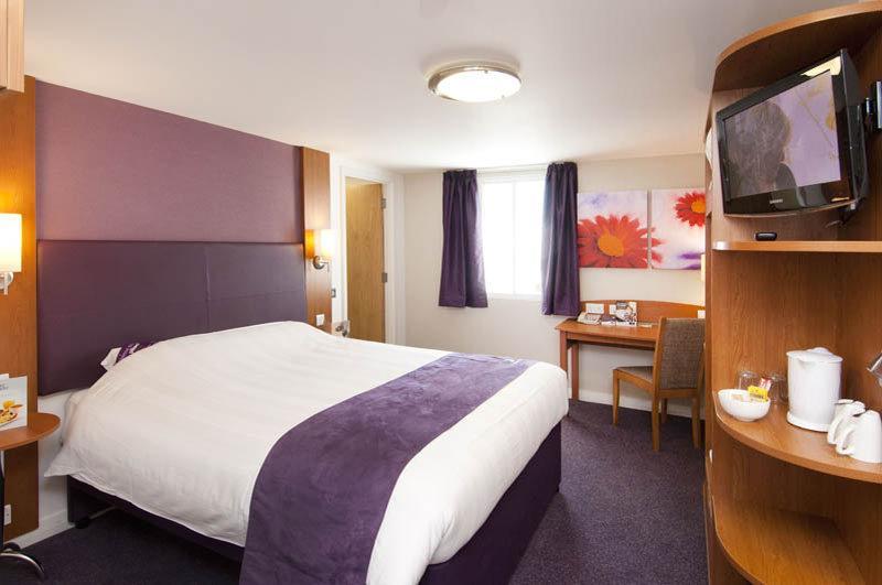Premier Inn Stoke - Trentham Gardens Exterior photo